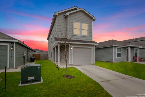 8151 Nube Medina, San Antonio, TX, 78252-4810 | Card Image