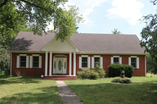 1019 Hilton Ln, Castalian Springs, TN, 37031-4520 | Card Image