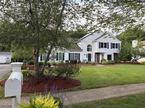 15 Melissa Ln, Succasunna, NJ, 07876-1244 | Card Image