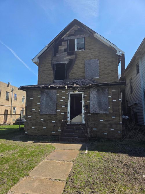 409 Van Buren St, Gary, IN, 46402-1156 | Card Image