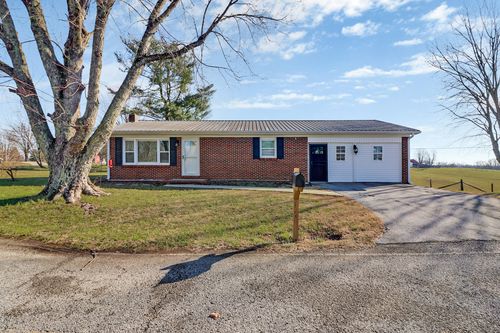 9 Templeton St, Spencer, TN, 38585-3213 | Card Image