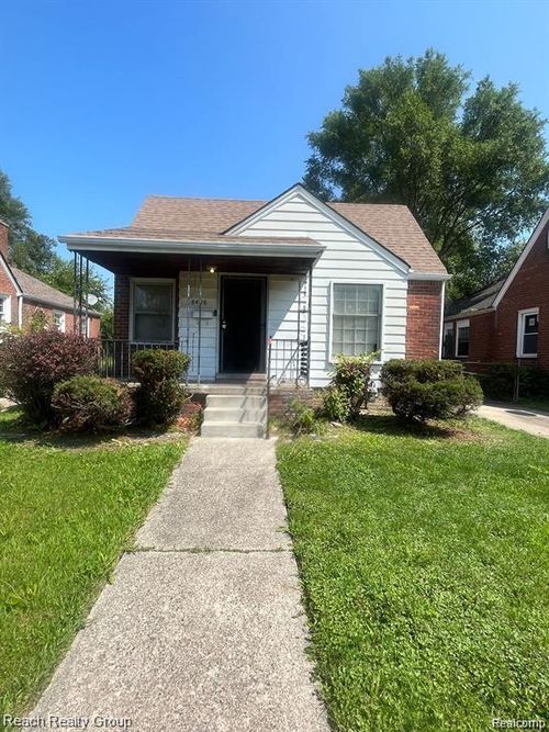8498 Warwick St, Detroit, MI, 48228-3031 | Card Image