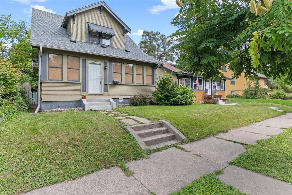 Gotzian St, Saint Paul, MN 55106