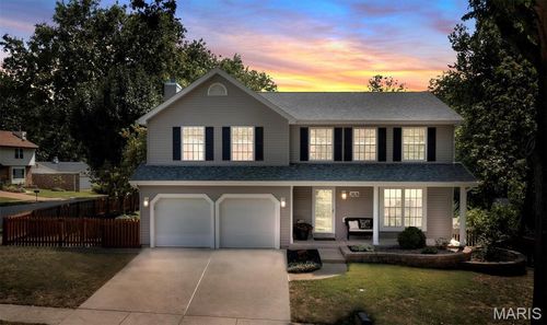 2828 Tall Oak Dr, Oakville, MO, 63129-5675 | Card Image
