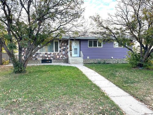 31 10 St W, Brooks, AB, T1R0C1 | Card Image