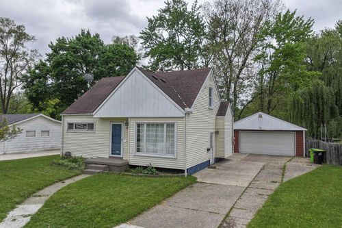 709 Elmwood Dr, Fenton, MI, 48430-1477 | Card Image