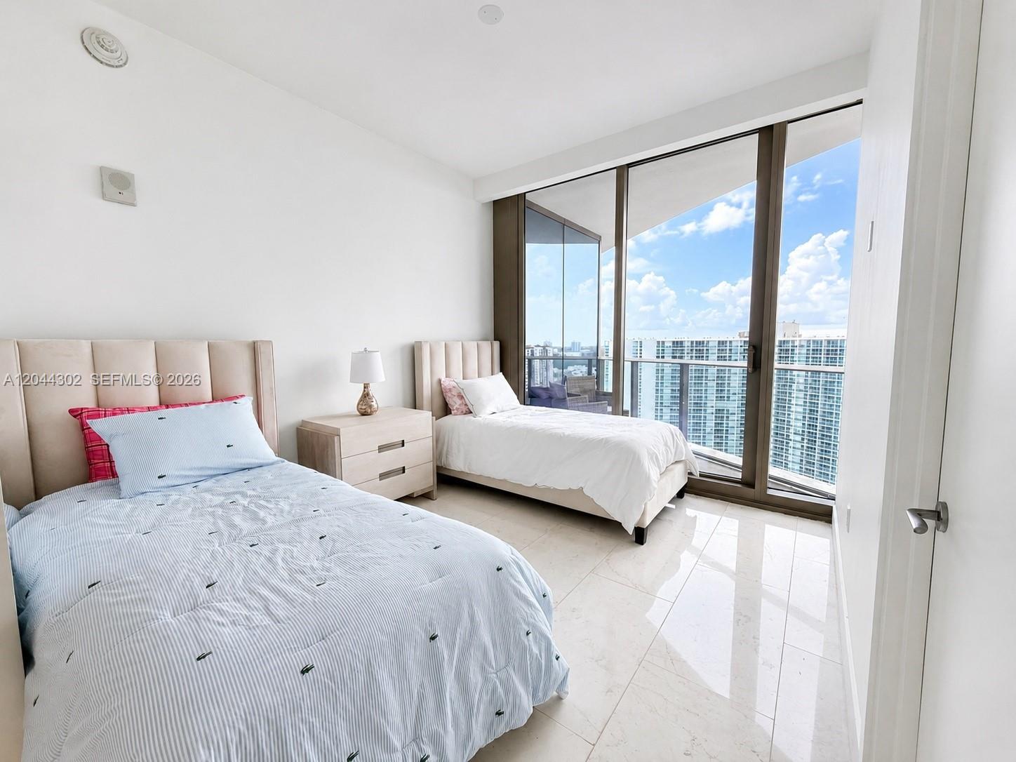 Residential Lease in Sunny Isles Beach 3