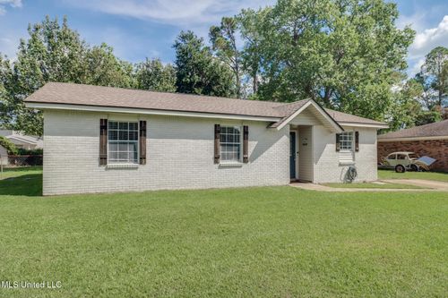 394 Nancy Dr, D'Iberville, MS, 39540-3727 | Card Image