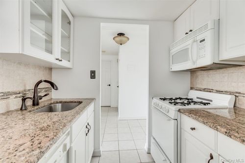 apt-m2-380 Fulton St, Farmingdale, NY, 11735-3470 | Card Image