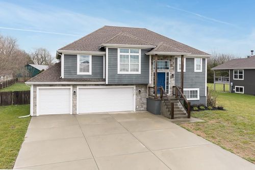 6983 141st St, Basehor, KS, 66007-5291 | Card Image