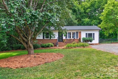 835 Edgewater Dr, Belmont, NC, 28012-8733 | Card Image