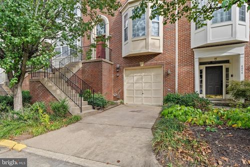 4057 Cornwall Ct, FAIRFAX, VA, 22030-6067 | Card Image