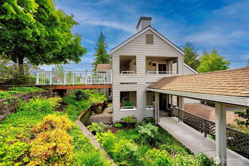1002-4117 Providence Point Dr Se, Issaquah, WA, 98029-7222 | Card Image