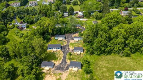 465 Royal Manor Rd, Williams Twp, PA, 18042-8759 | Card Image
