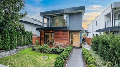 543 W 21st St, House other with 6 bedrooms, 4 bathrooms and 3 parking in North Vancouver BC | Image 1