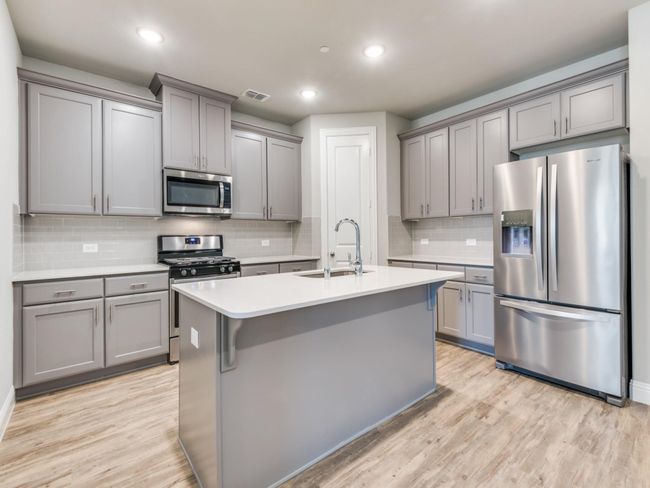 1036 Foxglove Dr, Townhouse with 3 bedrooms, 3 bathrooms and null parking in Carrollton TX | Image 9