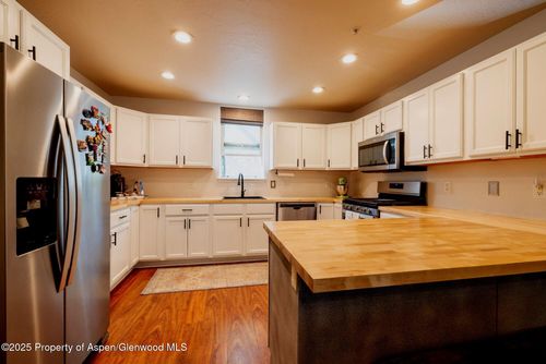 614 Lakeside Dr, Basalt, CO, 81621-9403 | Card Image