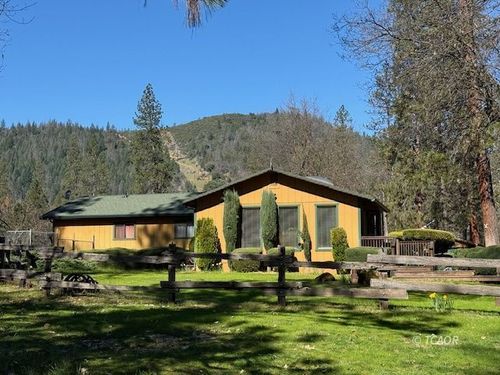 121 Wellock Rd, Lewiston, CA, 96052 | Card Image