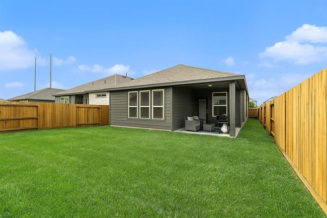 This backyard is perfect and big enough for the kids! | Image 22