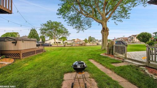 38156 Huron Pointe Dr, Harrison Township, MI, 48045-2833 | Card Image