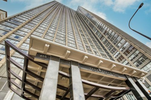 apt-4808-655 Irving Park Rd, CHICAGO, IL, 60613-3138 | Card Image