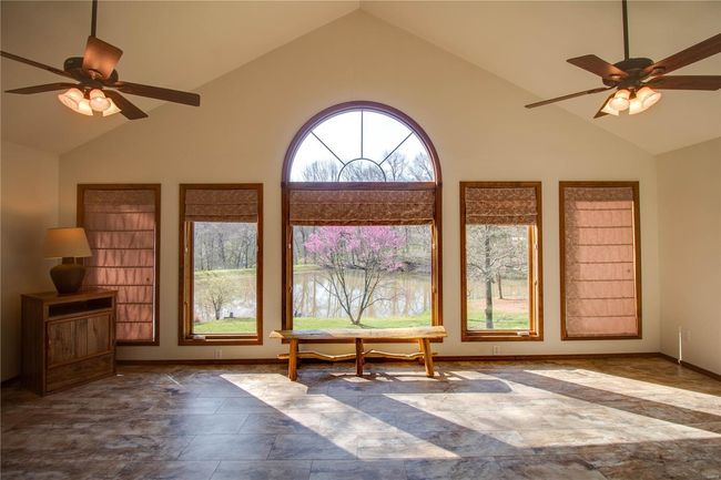 8556 Kee Mac Ln, House other with 2 bedrooms, 2 bathrooms and 3 parking in Alton IL | Image 20