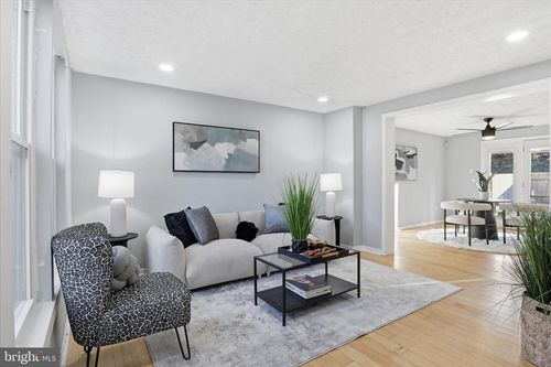 404 Shady Glen Dr, CAPITOL HEIGHTS, MD, 20743-3463 | Card Image