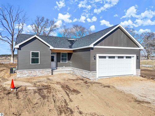 1144 Magnolia Dr, Traverse City, MI, 49696-5203 | Card Image