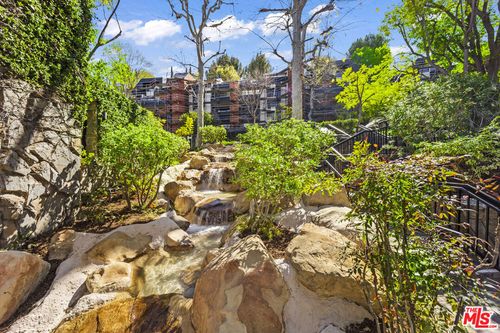 212-4752 Park Encino Ln, Encino, CA, 91436 | Card Image