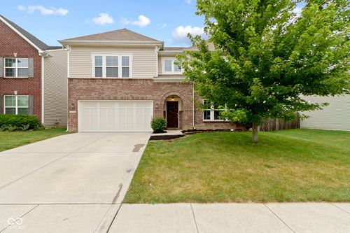 5776 Blue Sky Dr, Whitestown, IN, 46075-9717 | Card Image