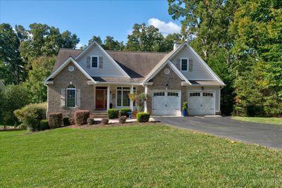 77 Sunview Circle, House other with 5 bedrooms, 3 bathrooms and null parking in Moneta VA | Image 1