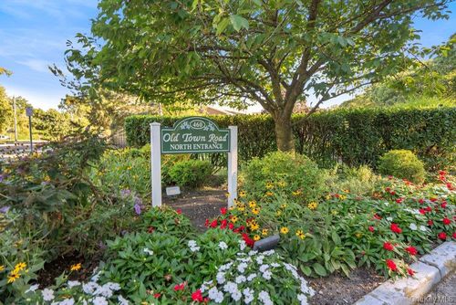 27l-460 Old Town Rd, Port Jefferson Station, NY, 11776 | Card Image
