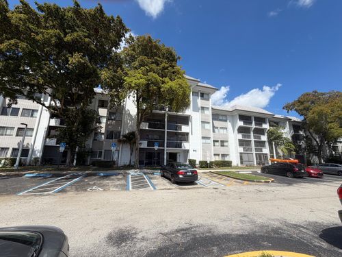 104-711 N Pine Island Rd, Plantation, FL, 33324-1300 | Card Image