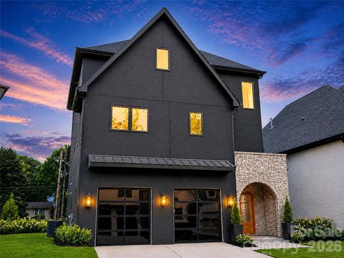 927 Laurel Creek Ln, Charlotte, NC, 28211-5252 | Card Image