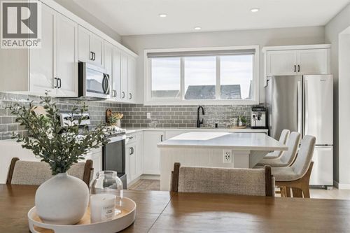 22 Precedence Glen, Cochrane, AB, T4C2W7 | Card Image