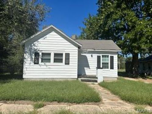 406 W Gladys St, Sikeston, MO, 63801-2734 | Card Image
