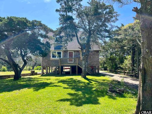 108 Loop Rd, Ocracoke, NC, 27960-1229 | Card Image