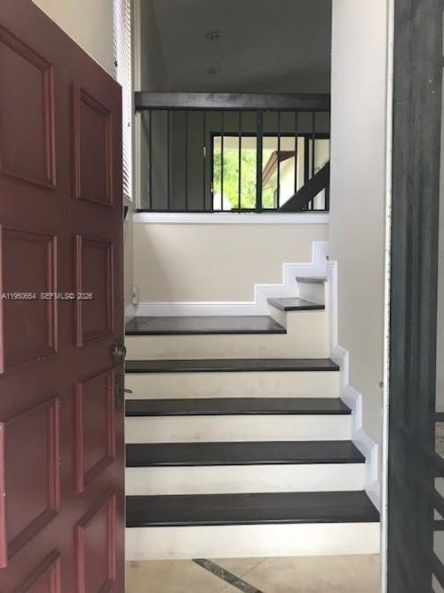 apt-1-337 Ives Dairy Rd, Miami, FL, 33179-3350 | Card Image