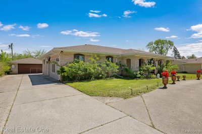 1706 N Inkster Road, Home with 4 bedrooms, 3 bathrooms and null parking in Dearborn Heights MI | Image 1