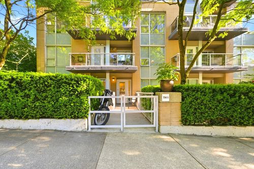 th1-1288 Chesterfield Ave, North Vancouver, BC, V7M0B1 | Card Image