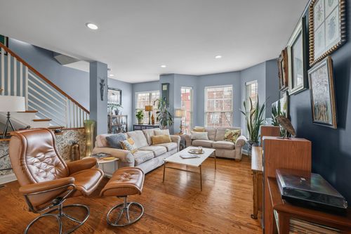 748 Wedgewood Park, Nashville, TN, 37203-5526 | Card Image