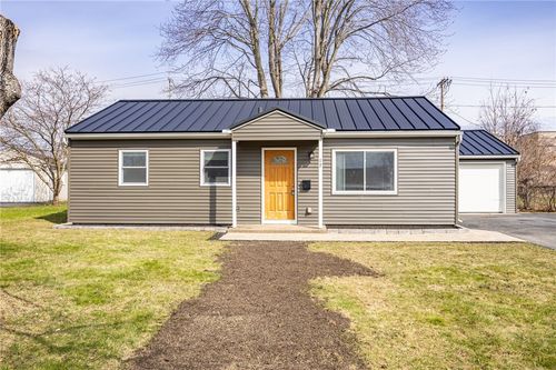 17 Beechcraft Dr, Gates, NY, 14606-5819 | Card Image