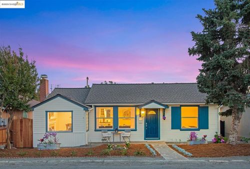 8 Alta Loma, Benicia, CA, 94510-2608 | Card Image