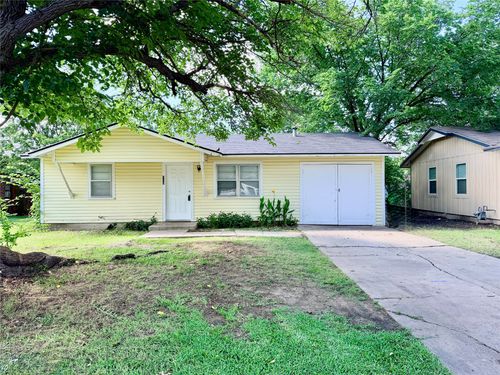 712 Juno Ln, Denton, TX, 76209-8059 | Card Image