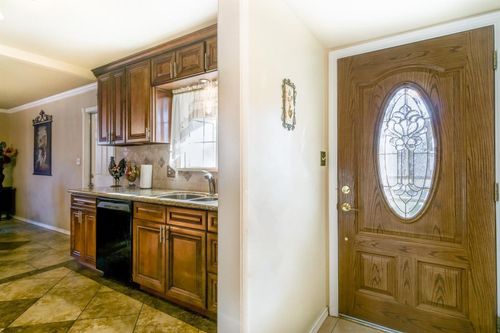 3617 E Fairmont Avenue, Fresno, CA, 93726 | Card Image