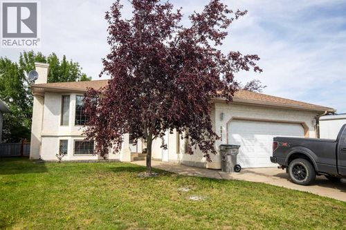 8914 117 Ave, Grande Prairie, AB, T8X1K2 | Card Image