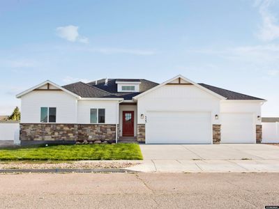 323 Wright Way, House other with 3 bedrooms, 2 bathrooms and null parking in Evanston WY | Image 1