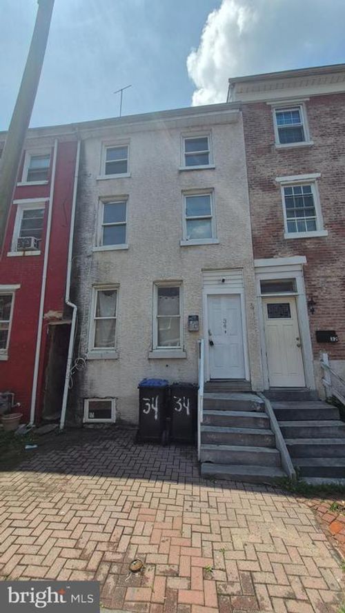 34 E Chestnut St, NORRISTOWN, PA, 19401-3964 | Card Image