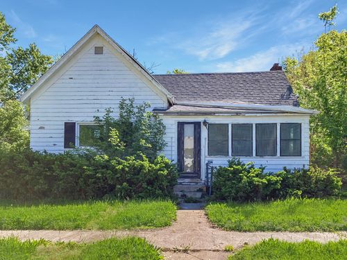 215 Market St, Brookfield, MO, 64628-2229 | Card Image