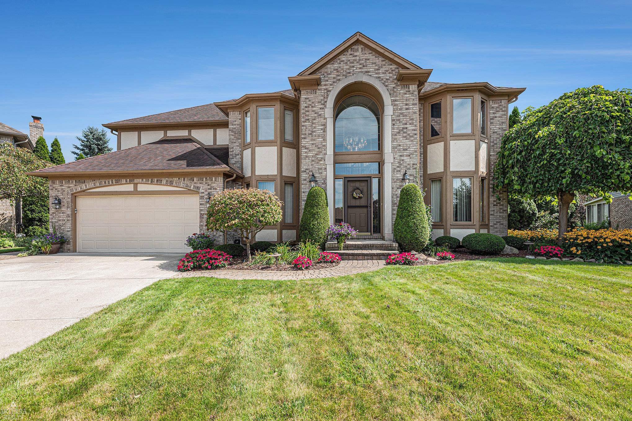 Anna Ct, Macomb, MI 48044